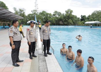 Sebanyak 178 peserta seleksi penerimaan Bintara Brimob Polri tahun anggaran 2026, bersaing ketat dalam tes kesamaptaan jasmani (Kesjas) yang digelar Polda Kalimantan Tengah (Kalteng) di Stadion Sanaman Mantikei, Jl. Ahmad Yani, Kota Palangka Raya, Senin (8/12/2025).