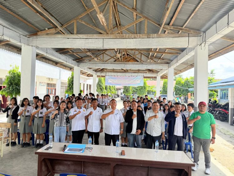 Kongres Pemberantasan Korupsi Manipulatif Rakyat Indonesia (KPKM RI) menggelar kegiatan Sosialisasi Pencegahan, Pemberantasan, Penyalahgunaan, dan Peredaran Gelap Narkoba (P4GN) bersama Polres Pematang Siantar di SMA Negeri 3 Pematang Siantar, pada pukul 10.00 WIB.