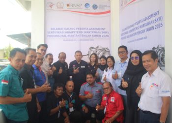 Puluhan wartawan yang telah dinyatakan memenuhi persyaratan mengikuti kegiatan Sertifikasi Kompetensi Wartawan (SKW) memadati kantor Lembaga Sertifikasi Profesi (LSP) di Jalan Jenjang, Kota Palangkaraya. Rabu (11/12/2025).