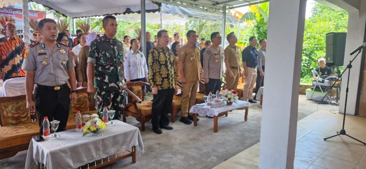Polresta Palangka Raya melalui Bag SDM menghadiri kegiatan Peresmian Museum Seni Rupa sekaligus Pameran Lukisan “Lampang Tandang” yang digelar di Museum Lampang Tandang, Jalan Bajau Ranju No. 21, Kelurahan Langkai, Kecamatan Pahandut, Senin (15/12/2025).