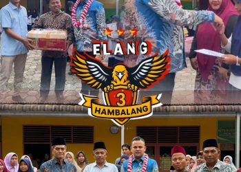 Ketua Elang 3 Hambalang, Pebriyan Winaldi, menyerahkan apresiasi kepada santri MDTA berprestasi di Dusun Jawi, Desa Koto Perambahan, Senin (15/12). Kegiatan ini menjadi bagian dari kepedulian berkelanjutan terhadap pendidikan keagamaan di pedesaan, yang tidak hanya diwujudkan melalui pemberian hadiah, tetapi juga dukungan renovasi ruang belajar serta bantuan rutin bagi para pengajar, guna menjaga keberlangsungan pendidikan agama yang layak dan bermartabat.