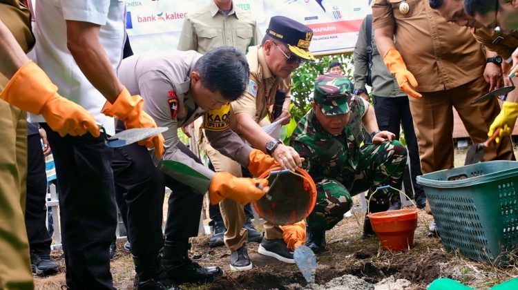 Kapolda Kalimantan Tengah (Kalteng), Irjen Pol Iwan Kurniawan, menghadiri launching Kampung Usaha Mikro Kecil dan Menengah (UMKM) Misik di Desa Misik, Kel. Kelampangan, Kec. Sebangau, Kota Palangka Raya, Senin (22/12/2025).