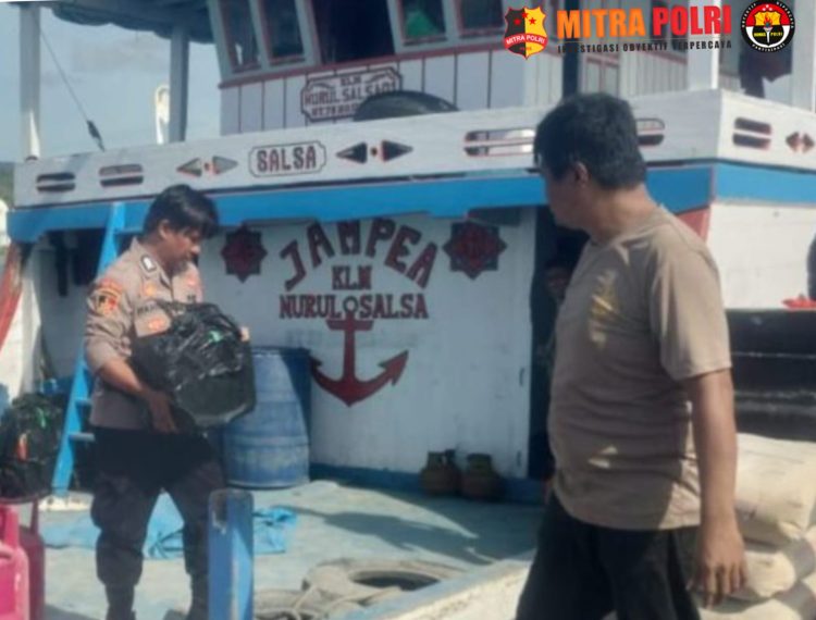 Patroli digelar pada Senin (22/12/2025) sekitar pukul 15.30 Wita dengan menyasar sejumlah titik rawan, di antaranya kawasan Pelabuhan Rauf Rahman dan Jalan Penghibur. Lokasi tersebut dinilai berpotensi menjadi jalur masuk miras ilegal saat libur akhir tahun.