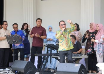 Perayaan Natal di Rumah Jabatan (Rumjab) Kapolda Kalimantan Tengah (Kalteng) Irjen Pol Iwan Kurniawan, S.IK., M.Si. , Jl. Imam Bonjol, Kota Palangka Raya, berlangsung penuh damai dan sukacita. Kamis (25/12/2025).