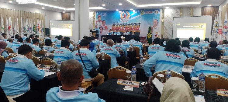Komite Olahraga Nasional Indonesia (KONI) Kabupaten Bogor menggelar Rapat Kerja Kabupaten (RAKERKAB) Tahun Anggaran 2025 sebagai ajang konsolidasi sekaligus Bedah Sulam kinerja serta arah kebijakan dalam pembinaan olahraga daerah (30/12/25).