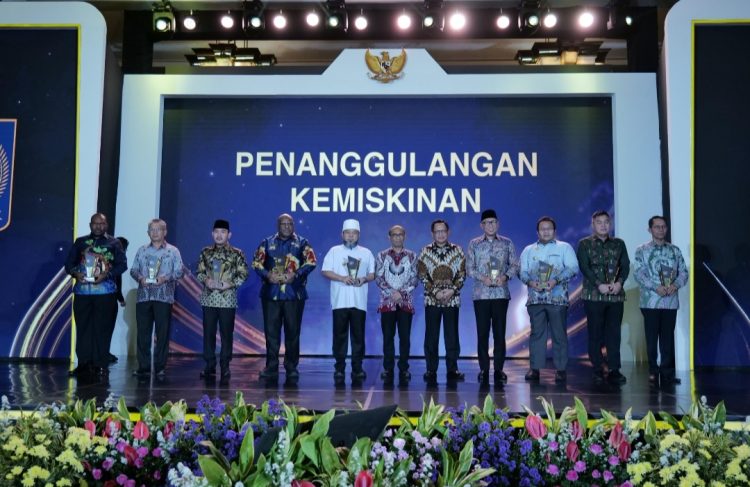Penghargaan tersebut diserahkan pada acara bertema "Mewujudkan Tata Kelola Pemerintahan dan Dedikasi dalam Mendukung Program Strategis Nasional Tahun 2025", yang berlangsung di Flores Ballroom, Hotel Borobudur Jakarta, Senin (1/12).