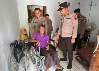 Bantuan diberikan kepada Indra (35), warga Kelurahan Purbalingga Kidul, Kecamatan Purbalingga, Kabupaten Purbalingga. Indra diketahui mengalami gangguan kesehatan yang membuatnya kesulitan beraktivitas secara normal sejak satu bulan yang lalu.