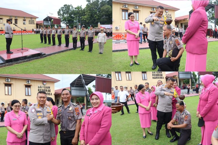 Polres Labuhanbatu melaksanakan Upacara Kenaikan Pangkat Personel Polri dan PNS Periode 1 Januari 2026 yang digelar di Lapangan Apel Mapolres Labuhanbatu, Jalan MH. Thamrin, Rantauprapat, Kabupaten Labuhanbatu, pada Jumat, (02/01/2026).