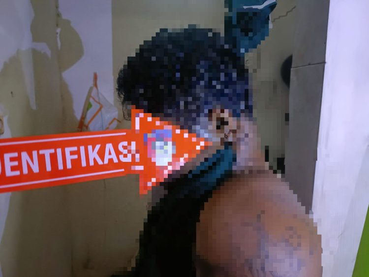 penemuan seorang pria yang meninggal dunia diduga akibat gantung diri di Kelurahan Kereng Bangkirai, Kecamatan Sabangau, Kota Palangka Raya, Sabtu (3/1/2026).