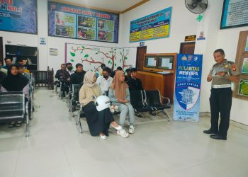 Kegiatan perpanjangan SIM berlangsung mulai pukul 08.00 WIB hingga 15.00 WIB, bertempat di area gedung Satpas Polresta Palangka Raya, serta didukung oleh Bus Pelayanan SIM Keliling yang beroperasi di halaman Satpas.