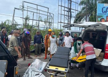 Kecelakaan lalu lintas di tikungan S Jalan Mahir Mahar, Kelurahan Kalampangan, Kecamatan Sabangau,