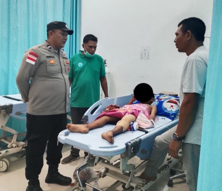 Seorang bocah berusia 11 tahun, M. Iqbal, warga Desa Suak Puntong, Kecamatan Kuala Pesisir, Kabupaten Nagan Raya, diserang ular phyton saat sedang memancing di rawa-rawa belakang rumahnya, Senin (5/1/2026) sore.