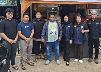 Bersama pengurus Karang Taruna Provinsi Kalimantan Tengah, mereka turun langsung melayani ribuan jamaah pada peringatan Isra Mi’raj Nabi Muhammad SAW yang dirangkai dengan Haul Abah Guru Sekumpul ke-21, Senin (5/1/2026).