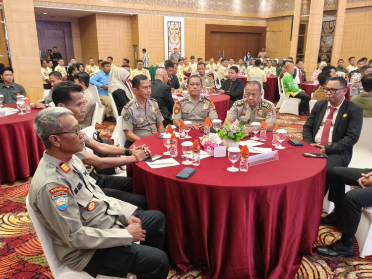 Polresta Palangka Raya turut menghadiri kegiatan Peringatan Hari Ulang Tahun (HUT) Satuan Pengamanan (Satpam) ke-45 Tahun 2025 tingkat Provinsi Kalimantan Tengah yang digelar di Ballroom Aquarius Hotel Palangka Raya. Kamis 8/1/2026.