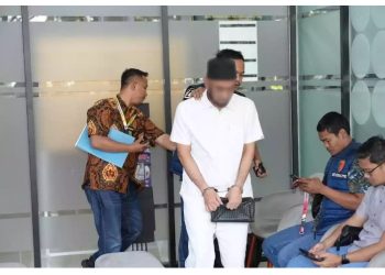 Direktorat Jenderal Pajak (DJP) resmi menyerahkan seorang tersangka berinisial IDP terkait kasus tindak pidana perpajakan kepada Jaksa Penuntut Umum di Kejaksaan Negeri Jakarta Selatan, Jumat (9/1/2026).