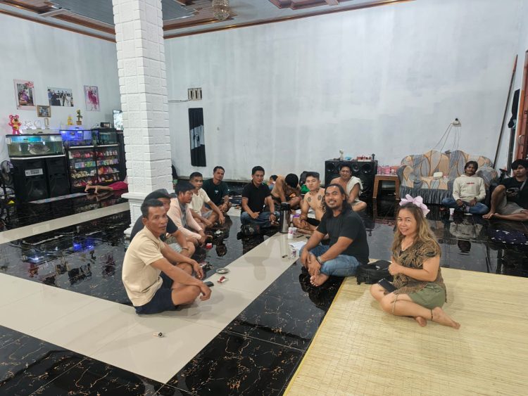 Dialog yang dilaksanakan di Kelurahan Petuk Barunai, Kecamatan Rakumpit tersebut turut dihadiri perwakilan organisasi kemasyarakatan Tariu Borneo Bangkule Rajakng (TBBR) sebagai pendamping, sehingga penyampaian aspirasi dari masing-masing pihak dapat berlangsung secara tertib dan saling menghargai.