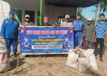 Ditpolairud Polda Kalimantan Tengah melalui Mako Perwakilan DAS Kahayan Bahaur melaksanakan kegiatan gotong royong bersama pihak desa dan masyarakat dengan membersihkan sampah di sungai Desa Tanjung Perawan, DAS Kahayan Bahaur, Kecamatan Kahayan Kuala, Kabupaten Pulang Pisau, Kalimantan Tengah, Sabtu (17/01/2026).