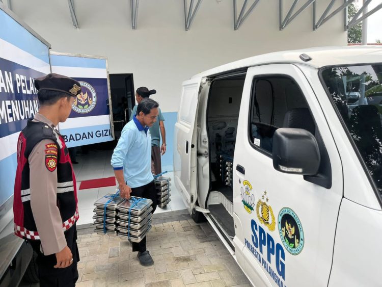 Sat Samapta Polresta Palangka Raya melaksanakan patroli dan pengawalan Program Makanan Bergizi Gratis (MBG) ke sejumlah sekolah di Kota Palangka Raya, Kamis (22/1/2026).