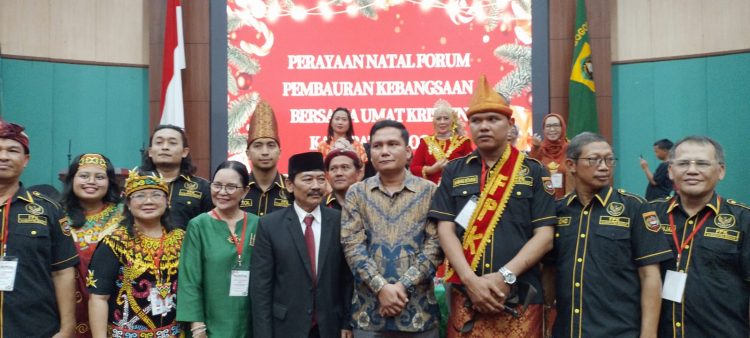Forum Pembauran Kebangsaan (FPK) Kabupaten Bogor menggelar Perayaan Natal Bersama Umat Kristiani Kabupaten Bogor yang berlangsung khidmat dan penuh makna di Gedung Tegar Beriman, Kabupaten Bogor.