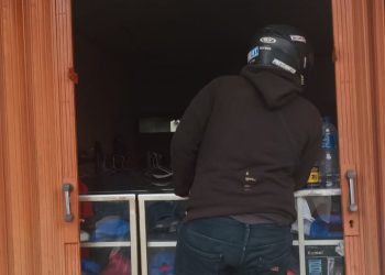 Tampak Pelanggan Dengan Santainya Membeli Obat - obatan Tramadol. (Foto. Dok: RH/Mitrapolri.com)