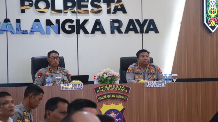 Kapolresta Palangka Raya memaparkan gambaran situasi wilayah serta kesiapan satuan di hadapan pimpinan Polda Kalteng, bertempat di Rupatama Endra Dharmalaksana Polresta Palangka Raya.