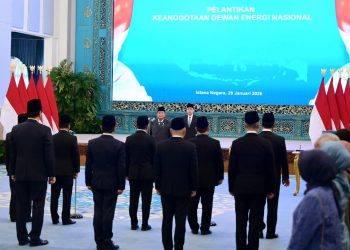 Presiden Republik Indonesia Prabowo Subianto melantik keanggotaan Dewan Energi Nasional di Istana Negara, Jakarta, Rabu, 28 Januari 2026.