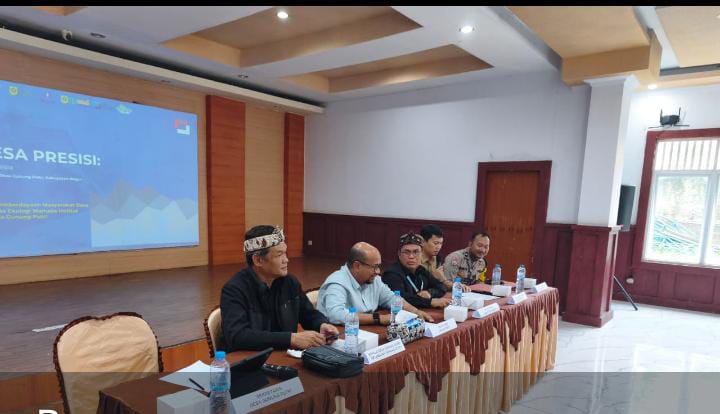Pemerintah Desa Gunung Putri, Kecamatan Gunung Putri, Kabupaten Bogor, resmi menerima Data Desa Presisi (DDP) dari Pemerintah Kabupaten Bogor melalui Dinas Pemberdayaan Masyarakat dan Desa (DPMD). Kegiatan strategis ini digelar di Aula Kantor Desa Gunung Putri, Kamis (29/01/2026)