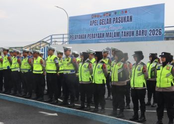 Apel dipimpin oleh Kapolres Purbalingga AKBP Achmad Akbar diikuti oleh pejabat utama polres, personel Polri, TNI, Satpol PP, Dinas Perhubungan dan Dinas Kesehatan.