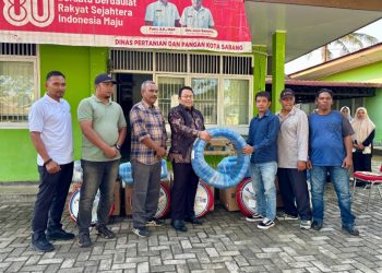 Bantuan tersebut diserahkan langsung oleh Wali Kota Sabang Zulkifli H. Adam di Kantor Dinas Pertanian dan Pangan Kota Sabang, Jumat (23/1/25).