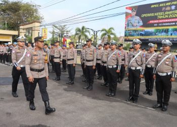 Polres Kotawaringin Timur (Kotim) menggelar apel pasukan Operasi Keselamatan Telabang 2026, di halaman Mapolres Kotim, Kapolres Kotim, AKBP Resky Maulana Zulkarnain, S.H., S.I.K., M.H., diwakili Waka Polres Kompol Christian Maruli Tua Siregar, S.I.K., M.M.,