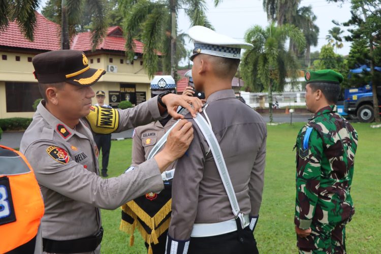 Polres Ogan Ilir melaksanakan Apel Gelar Pasukan Operasi Keselamatan Musi 2026 pada Senin (2/2/2026) pukul 09.10 WIB di Lapangan Apel Polres Ogan Ilir.