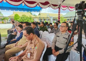Polsek Bukit Batu Polresta Palangka Raya menghadiri kegiatan peringatan Hari Ulang Tahun (HUT) ke-23 SMAN 6 Palangka Raya