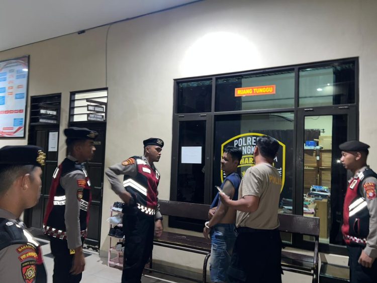 anggota patroli Ditsamapta Polda Kalimantan Tengah (Kalteng) menerima laporan dari Piket Siaga Dalmas terkait adanya terduga pelaku pencurian sepeda motor di Jalan Tjilik Riwut Km 5, tepatnya di depan GOR Serbaguna. Senin (2/02/2026).
