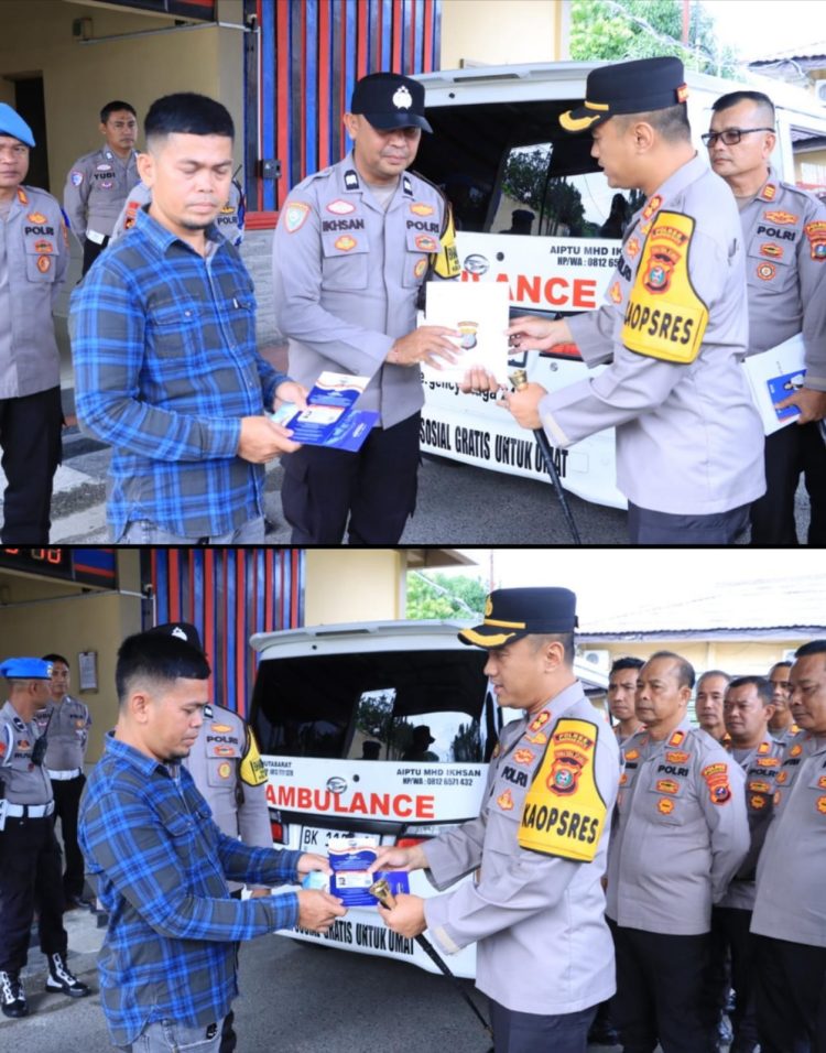 Kapolres Labuhanbatu AKBP Wahyu Endrajaya, S.I.K., M.Si., memberikan reward kepada Aiptu Ihsan atas dedikasinya menyediakan layanan ambulans gratis bagi masyarakat.