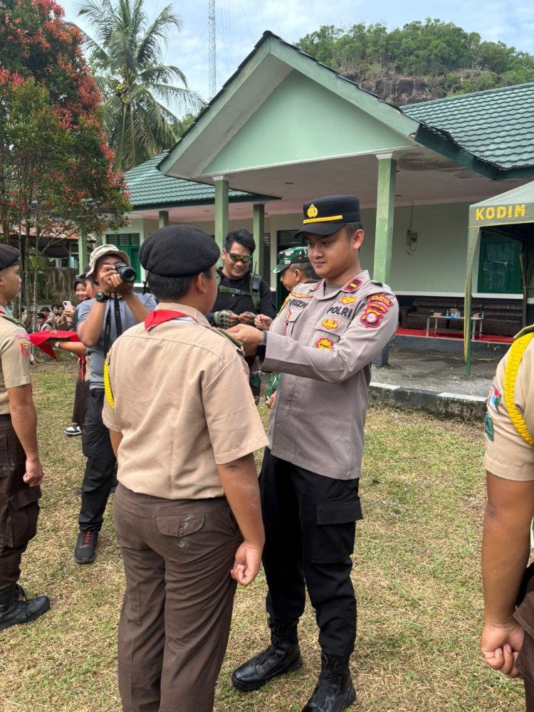 Kapolsek Bukit Batu Polresta Palangka Raya Ipda Muhammad Hafiizh Ramadhan bersama personel menghadiri kegiatan Pelantikan Korps Kadet Republik Indonesia (KKRI) Gelombang IV Triwulan I Tahun Anggaran 2026.