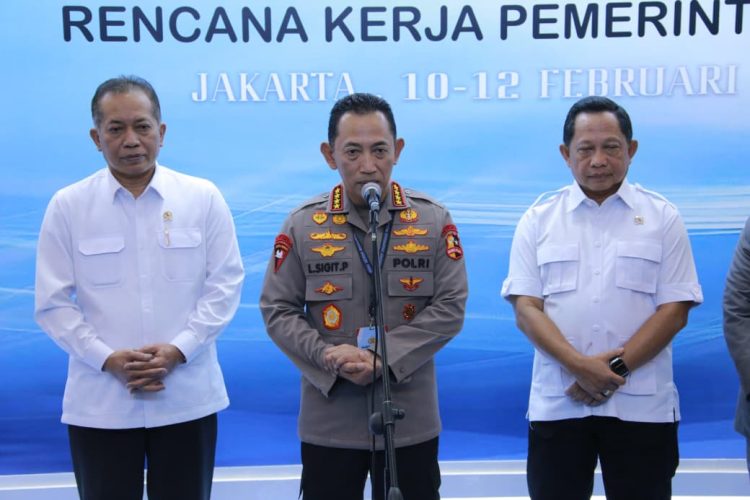 Kapolri Jenderal Polisi Drs. Listyo Sigit Prabowo, M.Si., dalam kegiatan doorstop usai Rapat Pimpinan (Rapim) Polri 2026 di The Krakatau Grand Ballroom, Rabu (11/2/2026).