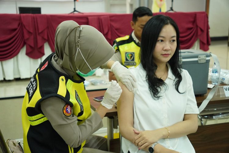 Rumah Sakit (Rumkit) Bhayangkara Tingkat III Palangka Raya Polda Kalteng turut ambil bagian dalam Program Sejuta Vaksin Human Papillomavirus (HPV) yang dilaksanakan secara nasional.