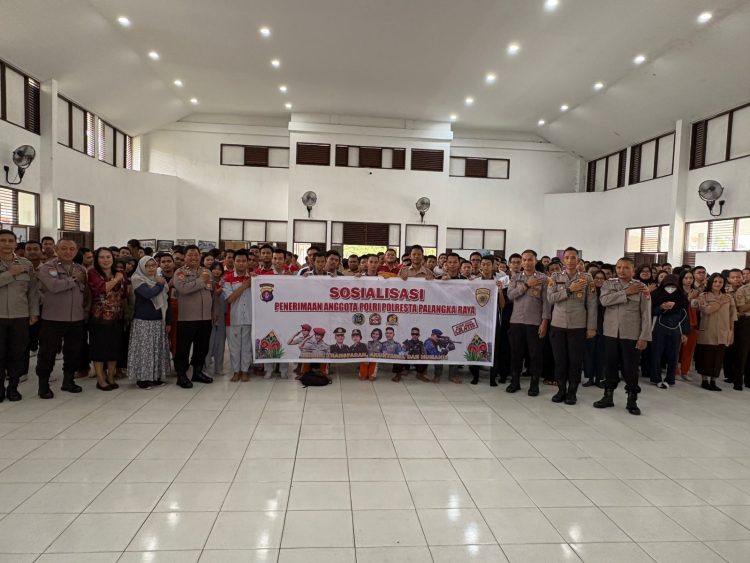 Bag SDM Polresta Palangka Raya melaksanakan sosialisasi penerimaan terpadu calon anggota Polri Tahun Anggaran 2026 di SMKN 1 Palangka Raya.