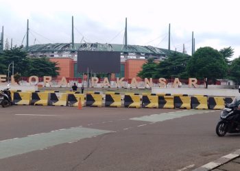 Kerusakan Yang Cukup Parah ( Atap ) Stadion Gelora Pakan Sari Kabupaten Bogor Akibat Puting Beliung.