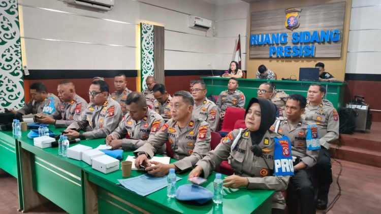Kegiatan tersebut diikuti para pejabat dan personel fungsi Propam jajaran Polda Kalteng serta diisi dengan rangkaian pembukaan, laporan kegiatan, pembekalan materi dari narasumber nasional, arahan pimpinan hingga penutupan resmi.
