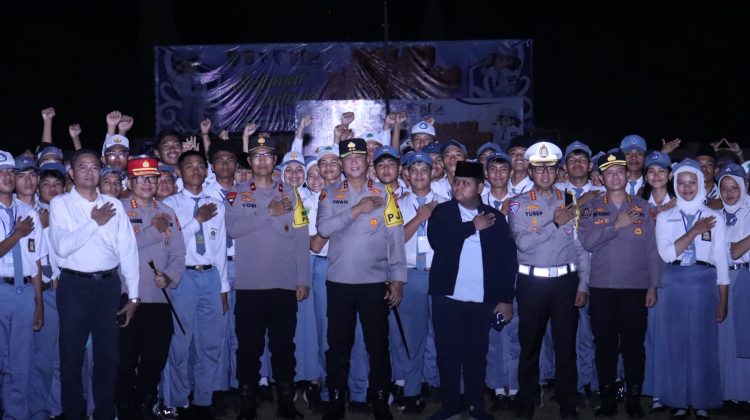 Polda Kalteng di bawah kepemimpinan Irjen Pol Iwan Kurniawan, S.IK., M.Si. , yang membuat gebrakan dengan membentuk 'Polisi Keamanan Sekolah' (PKS) yang dibentuk dari siswa dan untuk siswa.