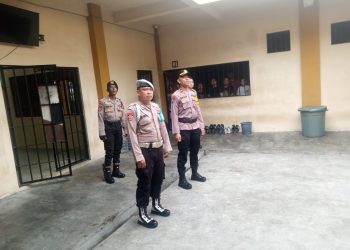 Pamapta II SPKT Polresta Palangka Raya bersama personel piket fungsi melaksanakan kontrol rutin ruang tahanan di Rutan Polresta Palangka Raya, Senin (16/2/2026).