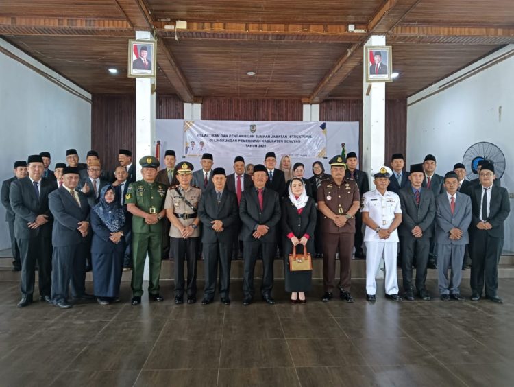 Wakapolres Seruyan, Kompol Hendry, S.E., menghadiri acara Pelantikan dan Pengambilan Sumpah Janji Jabatan Struktural di lingkungan Pemerintah Kabupaten Seruyan tahun 2026.