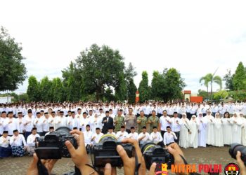 Kegiatan penguatan kapasitas ASN ini resmi dibuka di Asrama Haji Sudiang, Minggu (22/02/2026), dan dihadiri unsur Forum Koordinasi Pimpinan Daerah (Forkopimda).