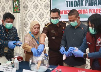 Satresnarkoba Polresta Palangka Raya melaksanakan kegiatan press release sekaligus pemusnahan barang bukti narkotika hasil pengungkapan sejumlah perkara tindak pidana narkotika yang berhasil diungkap selama periode Januari hingga Februari 2026.