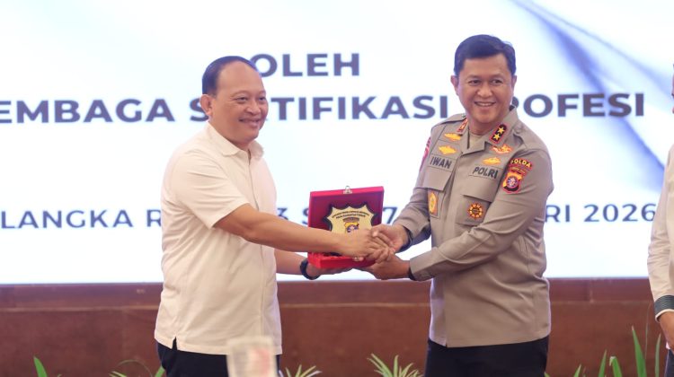 Polda Kalimantan Tengah (Kalteng) menggelar Sertifikasi Uji Kompetensi Penyidik dan Penyidik Pembantu tahun 2026, bertempat di Ballroom Aquarius Hotel, Jl. Imam Bonjol, Kota Palangka Raya, Selasa (24/2/26) siang.