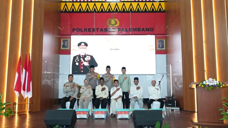 Irjen Pol Dr. Sandi Nugroho saat memimpin kegiatan Safari Ramadhan di Polrestabes Palembang, Selasa (24/2/2026).
