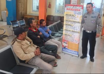 Polres Dairi melalui Satuan Lalu Lintas terus menunjukkan komitmennya dalam memberikan pelayanan terbaik kepada masyarakat. Salah satu langkah nyata yang dilakukan yakni dengan memperkuat sistem pelayanan di Kantor Samsat Sidikalang, Rabu (25/2/2026).