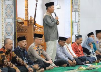 Kapolres Seruyan AKBP BEDDY SUWENDI, S.H., S.I.K mendampingi Bupati Seruyan AHMAD SELANORWANDA, S.E., M.Si dalam kegiatan Safari Ramadhan 1447 H / 2026 M yang berlangsung di Masjid Al-Huda, Rantau Pulut, Kecamatan Seruyan Tengah, Kabupaten Seruyan, Selasa (24/2/2026) sore.