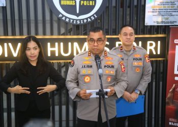 Kadivhumas Polri, Johnny Eddizon Isir, dalam doorstop yang digelar di Divhumas Polri, Rabu (25/2/2026).